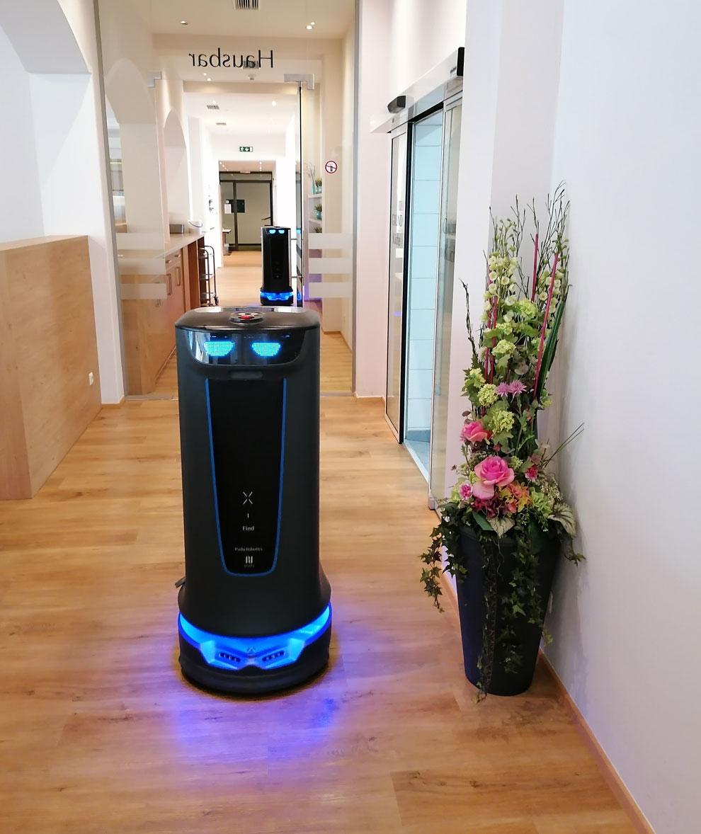 Service Roboter Aktiv- & Gesundheitsresort das GXUND